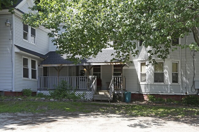 Building Photo - 122 Goff St