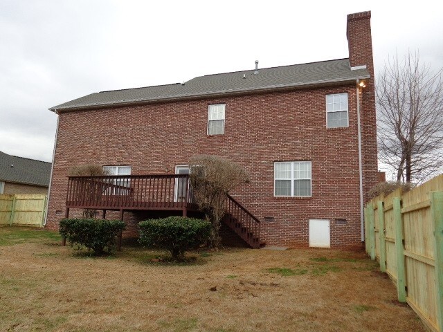 Building Photo - 7525 Saddlebrooke Dr