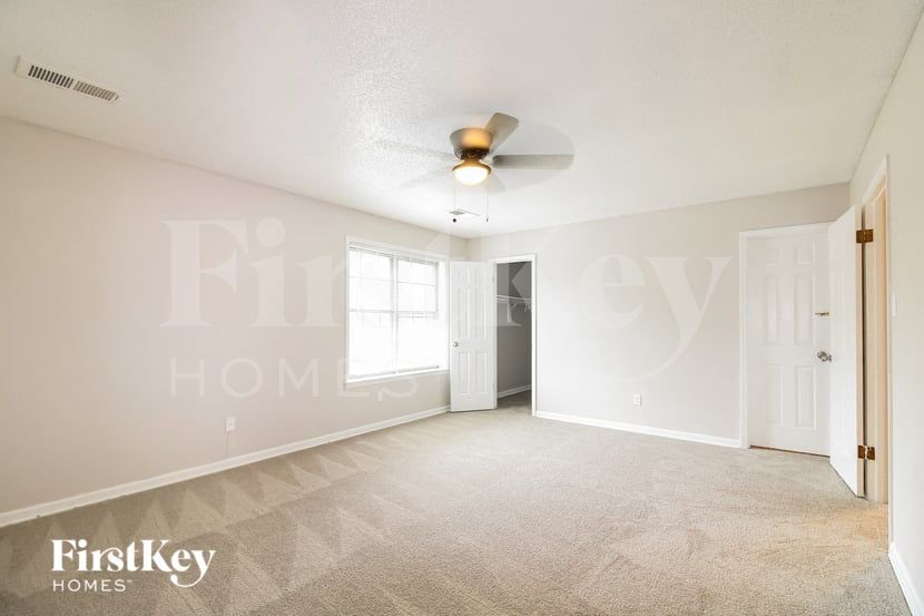 Building Photo - 1459 Haverwood Ave