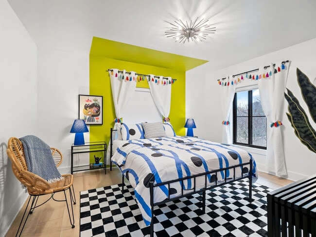 Building Photo - 25 N Rose Blvd