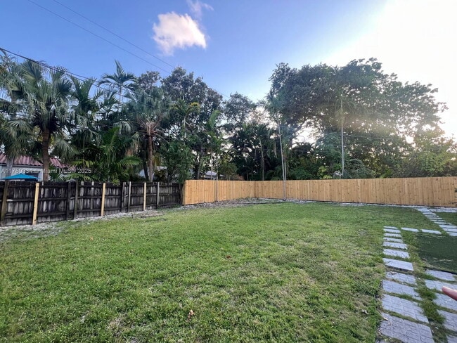 Building Photo - 668 NE 72nd Terrace