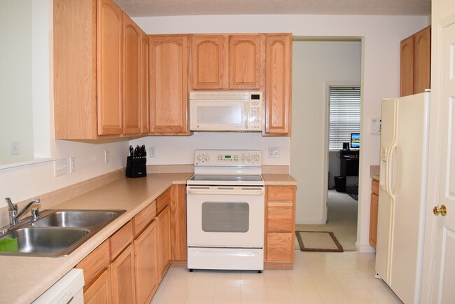 Building Photo - 3889 Thorngate Dr