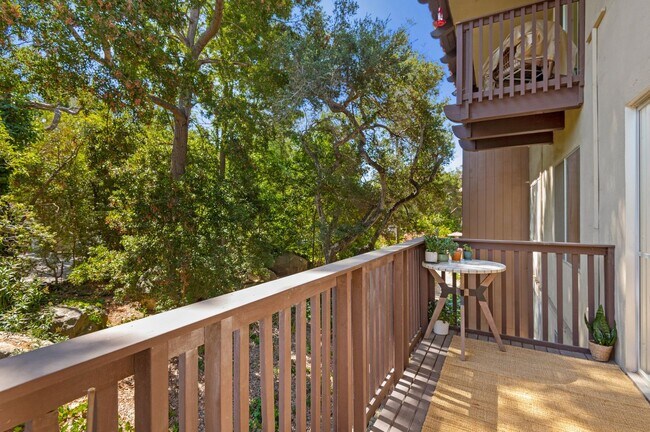 Building Photo - Desirable San Roque Condo