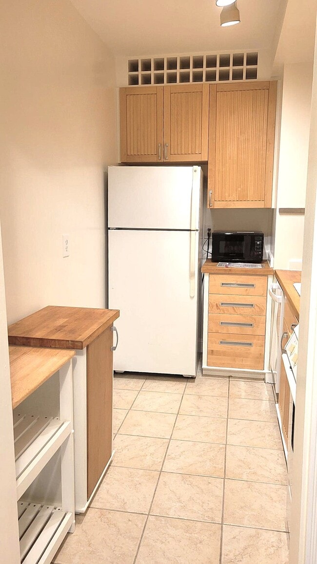 Building Photo - 2755 Ordway St NW