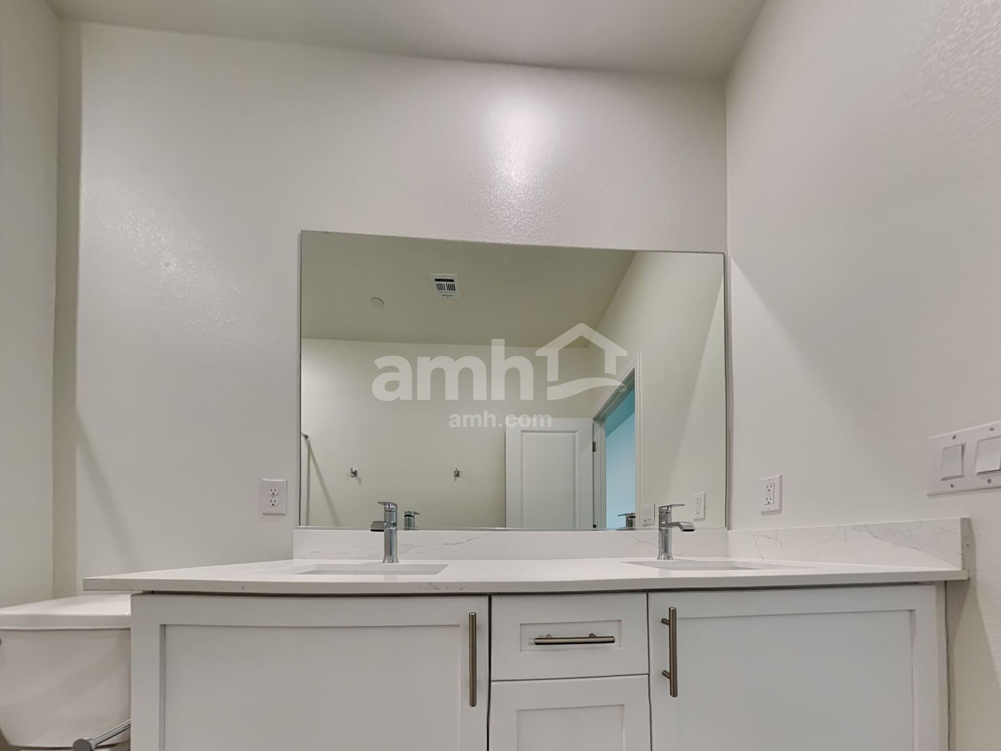 Building Photo - 518 Speckled Orchid Pl