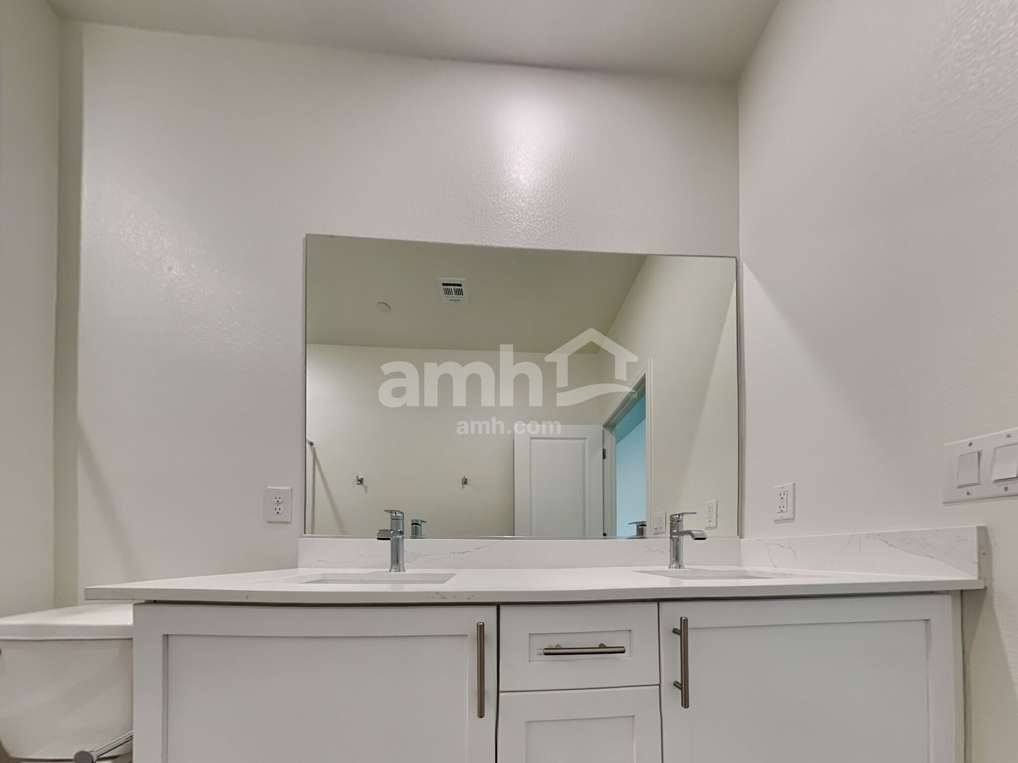 Building Photo - 673 Crimson Flare Ct