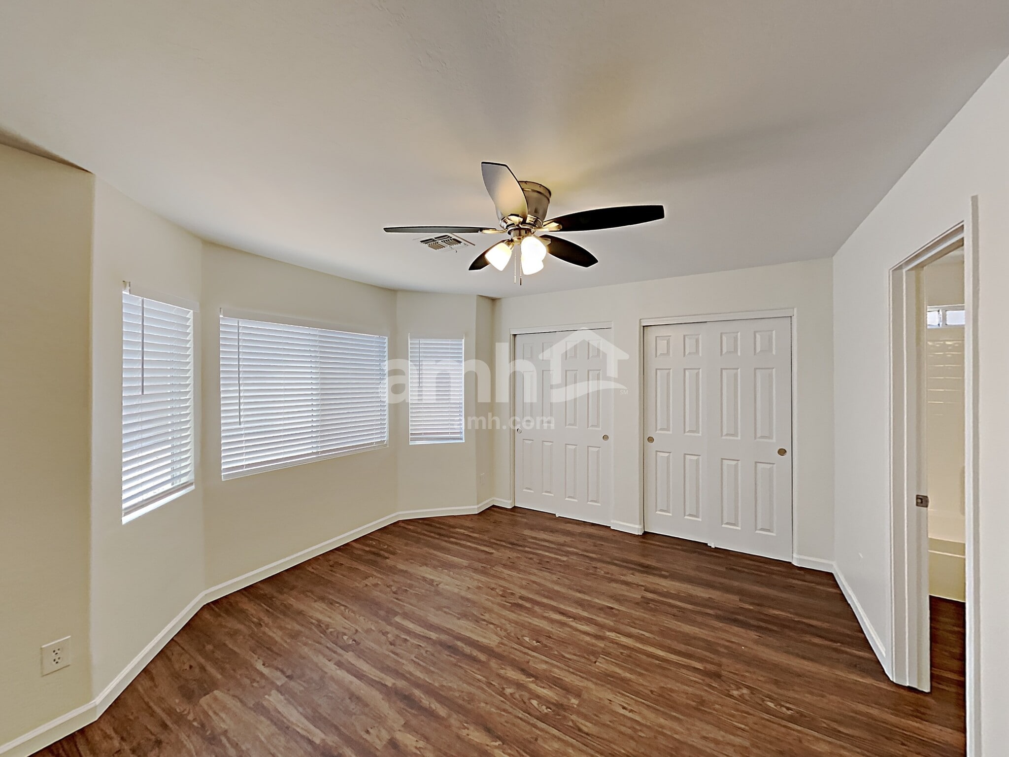 Building Photo - 12433 W Willow Ave