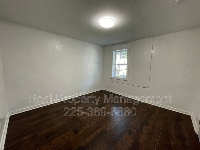 Building Photo - 9642 Lewis St