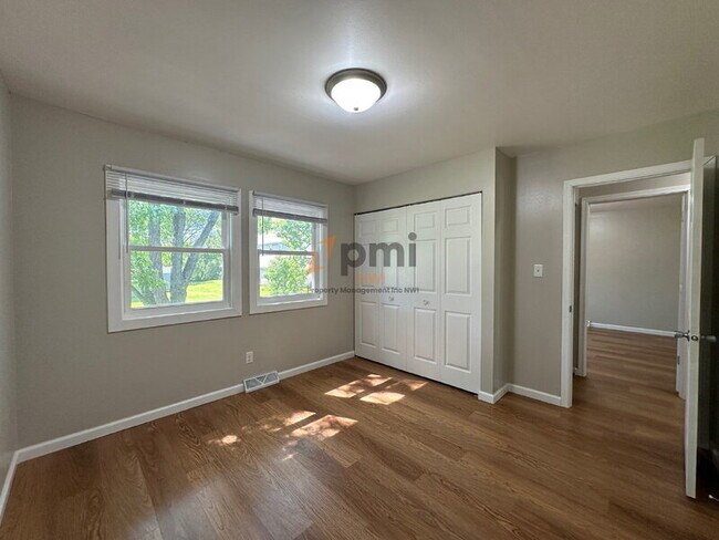 Building Photo - 1609 Monticello Park Dr