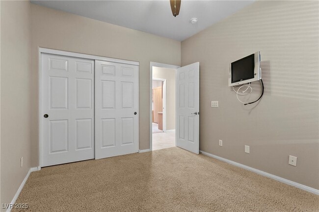 Building Photo - 778 Fairway Dr