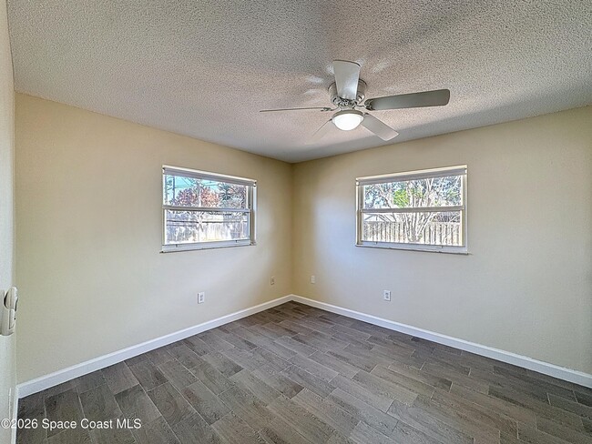 Building Photo - 1315 Lester Ct