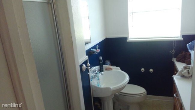 Building Photo - 3 br, 2 bath House - 499 cr 1199