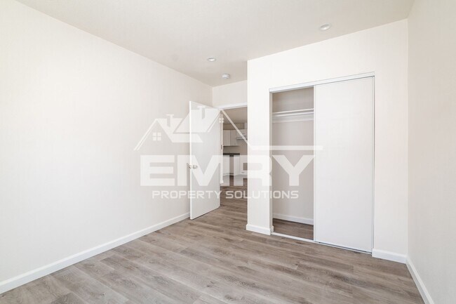 Building Photo - 3848 W 105th St