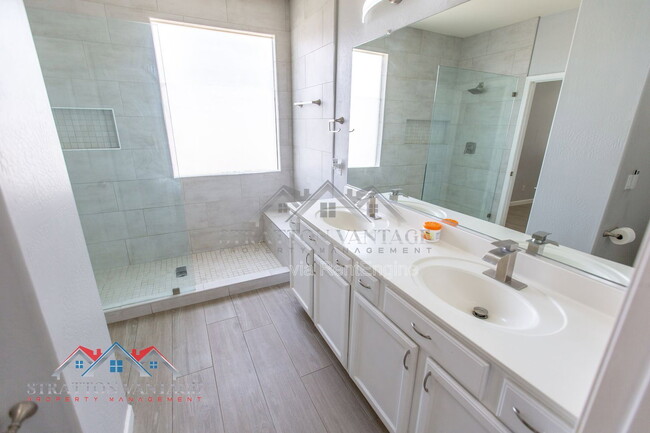 Building Photo - 3068 E Ravenswood Dr