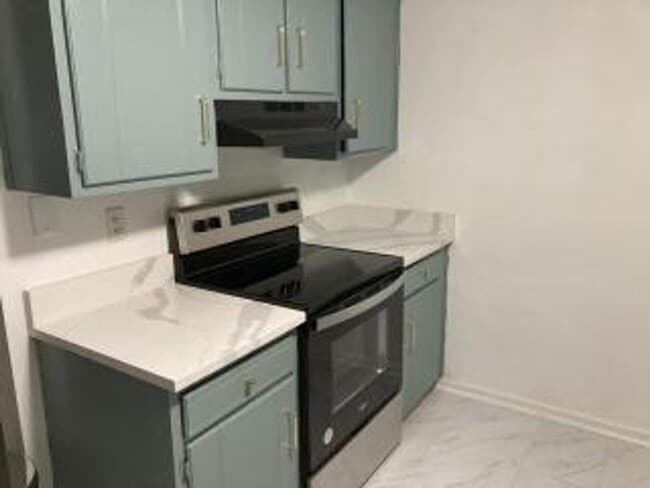 Building Photo - Call Sabrina Thomas at 757-767-0767 for more information