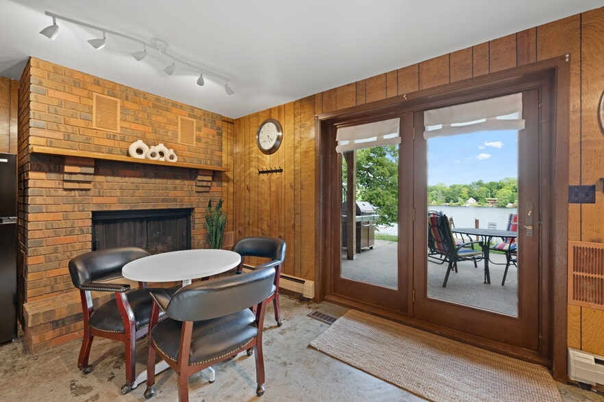 Welcome to the Retro! - Cross Lake Estates - Furnished Rentals