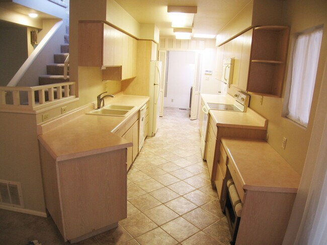 Building Photo - 2700 G Rd