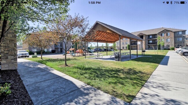 Building Photo - 943 W 580 S