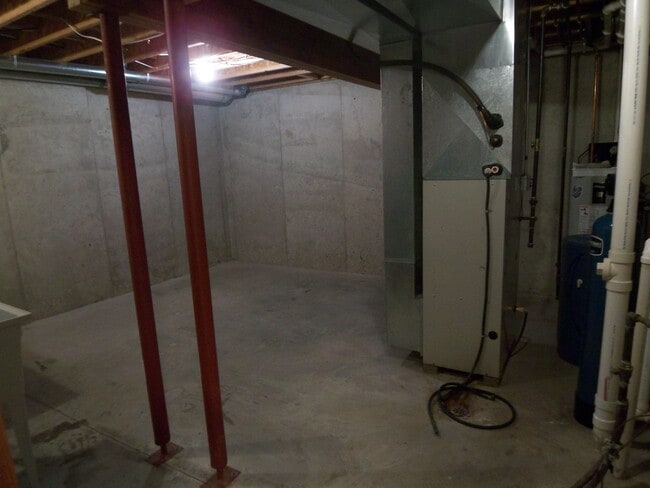 Building Photo - 6067 Cottontail Trail