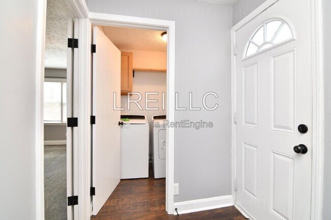 Building Photo - 10815 Alberta Dr