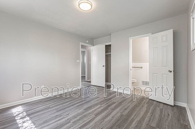 Building Photo - 11123 Blue Ridge Blvd