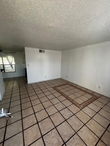 Building Photo - 1620 Birch Ct