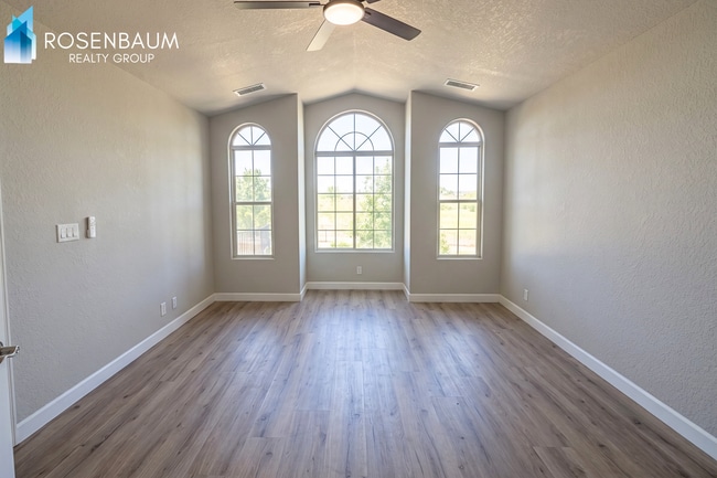 Building Photo - 8983 E Volcano Dr