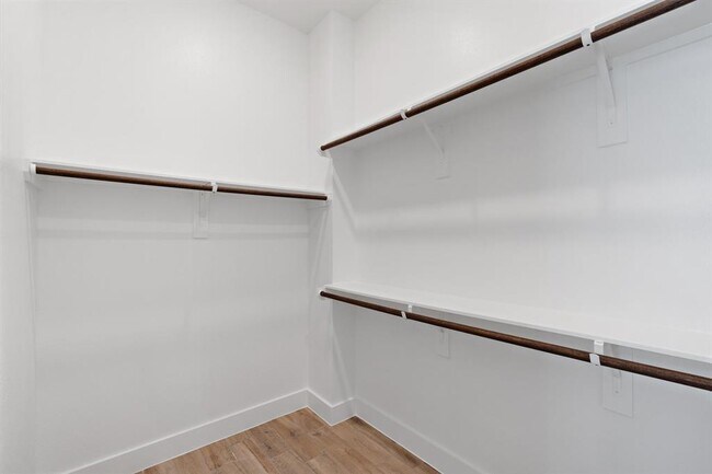 Building Photo - 10719 River Walk Dr