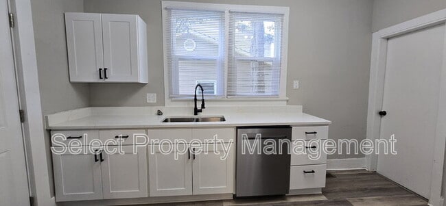 Building Photo - 2240 Nuttman Ave