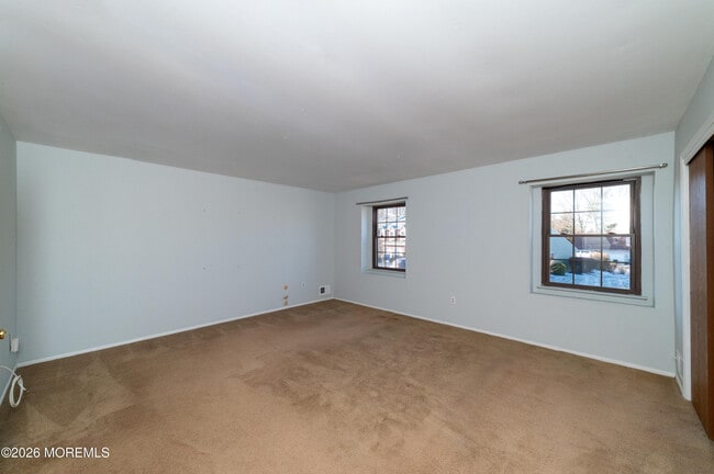 Building Photo - 30 Knoll Ct