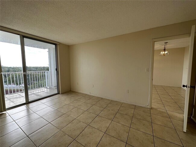 Building Photo - 1200 NE Miami Gardens Dr
