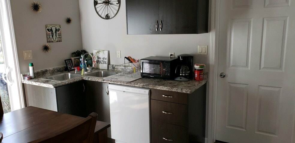 Building Photo - 308 3rd Ave