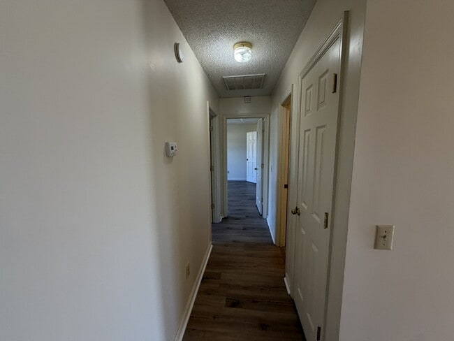 Building Photo - Home For Rent