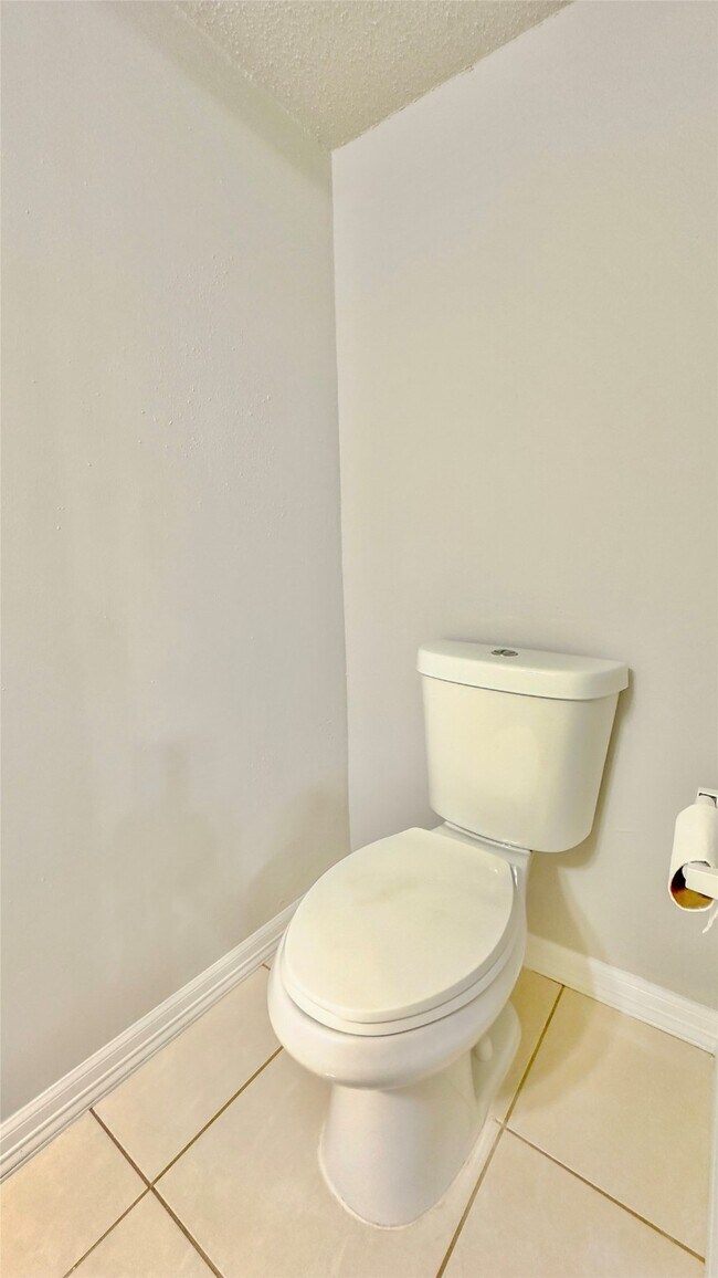 Building Photo - 6438 Alisa Ln