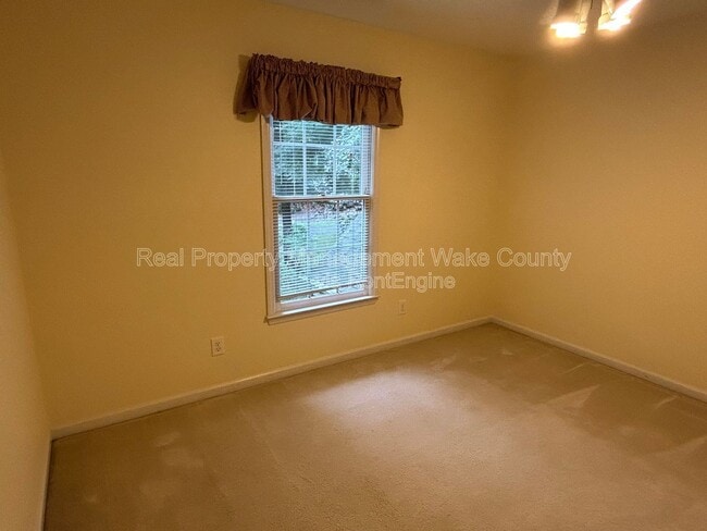 Building Photo - 106 Oak Spring Ct