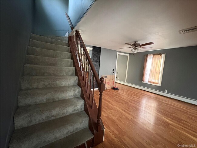 Building Photo - 10 Glenwood Ave