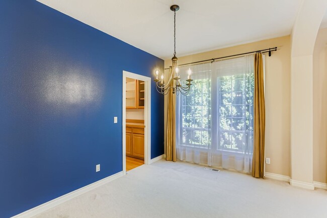 Building Photo - Spacious Bethany Home with Attached Garage, Fenced Yard, Washer/Dryer Included