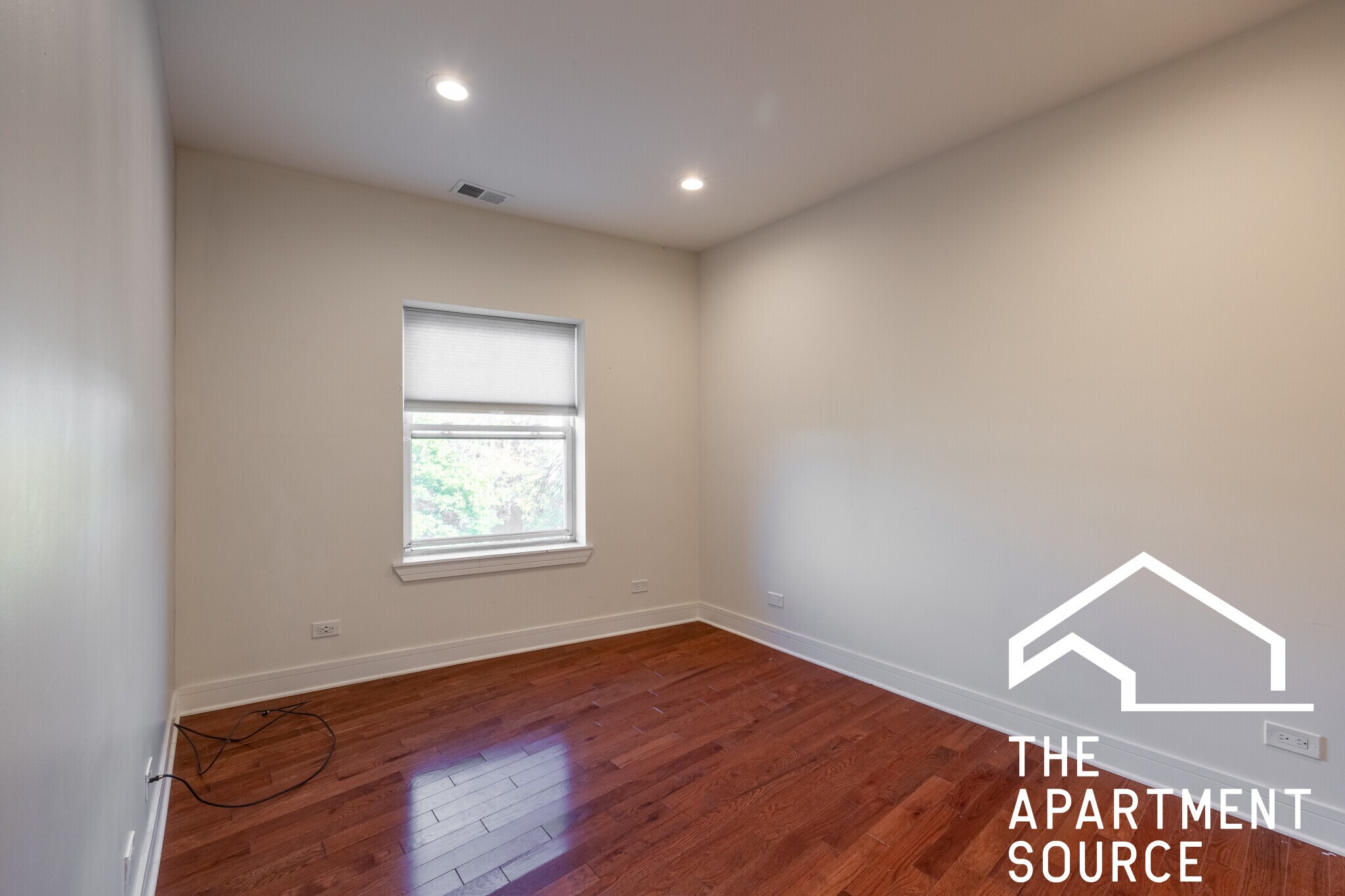 Building Photo - 1159 W Lunt Ave