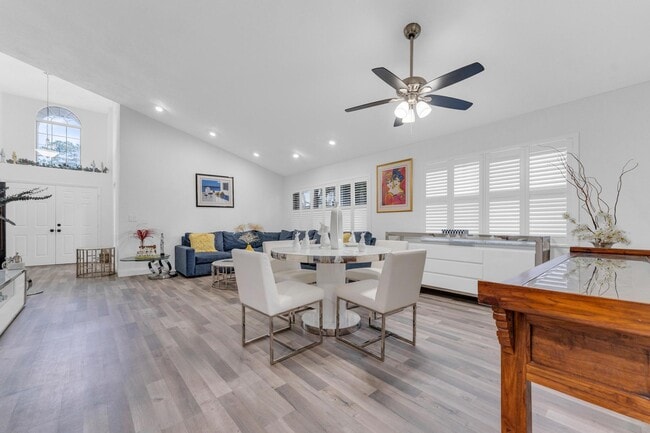Building Photo - 11120 Sangria Ct