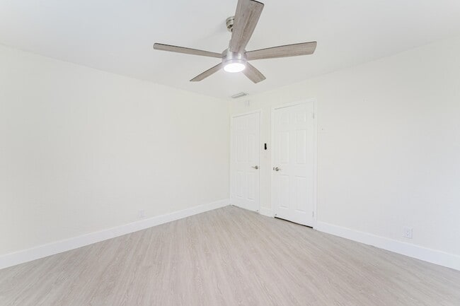 Building Photo - 323 Spanish River Blvd