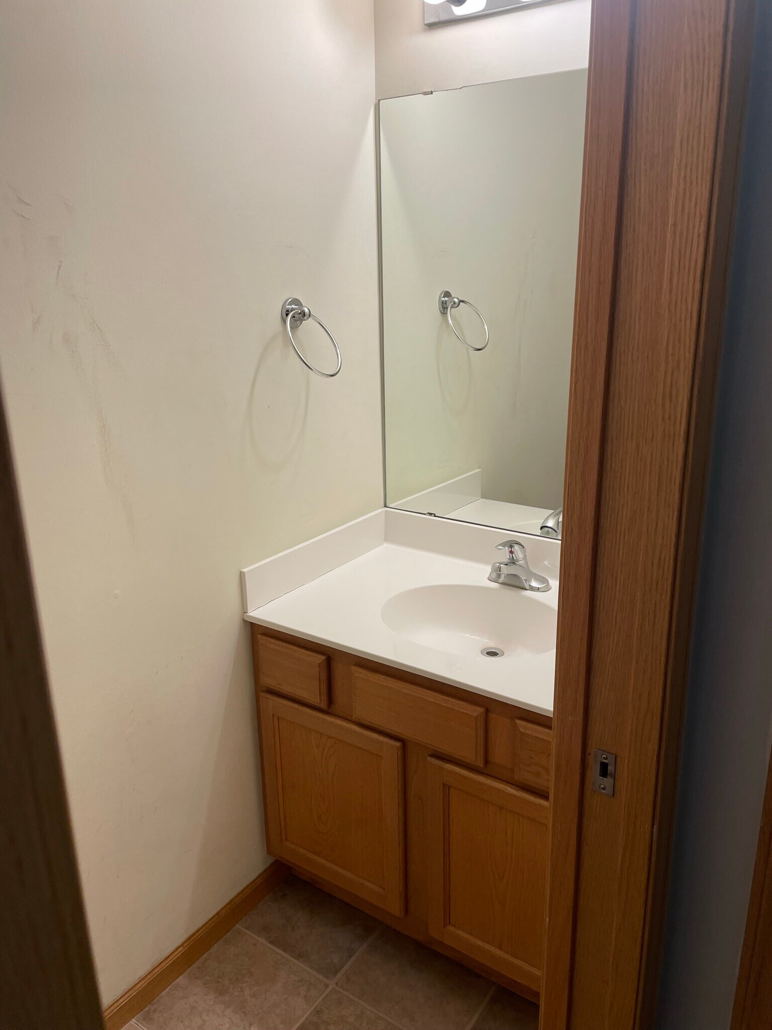 Building Photo - 300 Linden St N