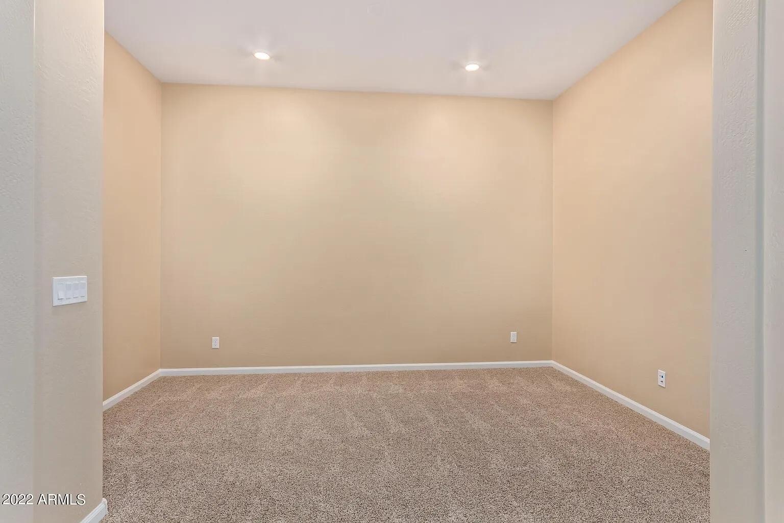 Building Photo - 1111 E Regent Dr