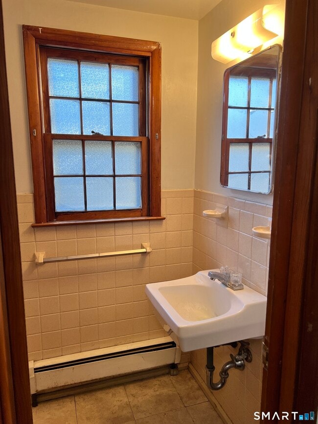 Building Photo - 40 Lanesville Rd