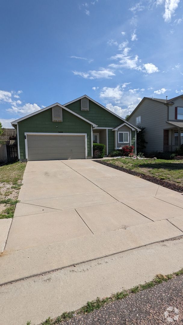 Building Photo - RANCH 4 BED/2 BATH WITH FINISHED BASEMENT ...