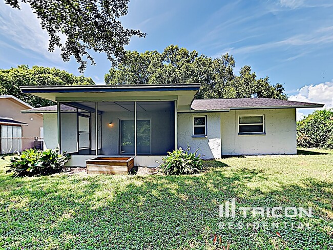 Building Photo - 1631 Spring Lake Dr