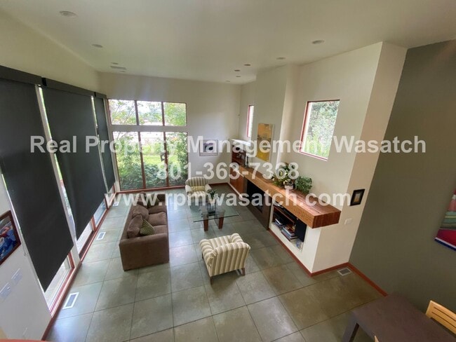 Building Photo - Check out This Stunning 3 Bedroom 2.5 Bath...