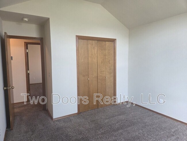 Building Photo - 5113 SE 80th St