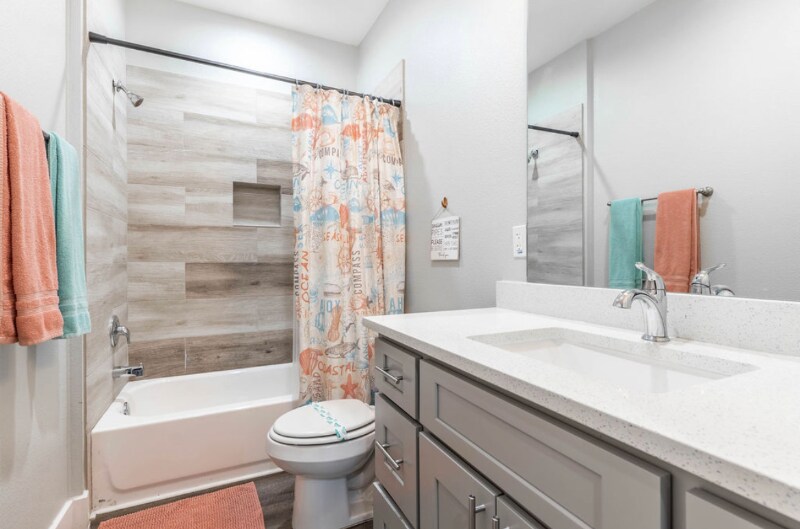 Building Photo - 144 W 5th St