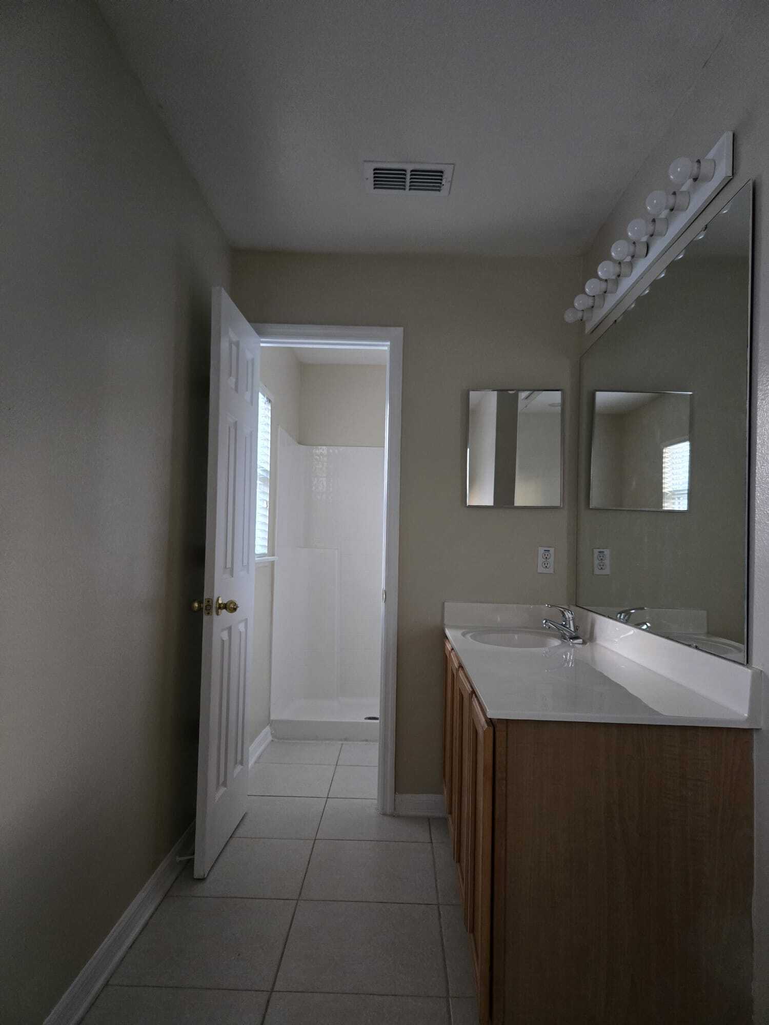 Building Photo - 12473 Woodbury Cove Dr
