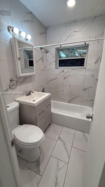 Building Photo - 1289 NE 181st St